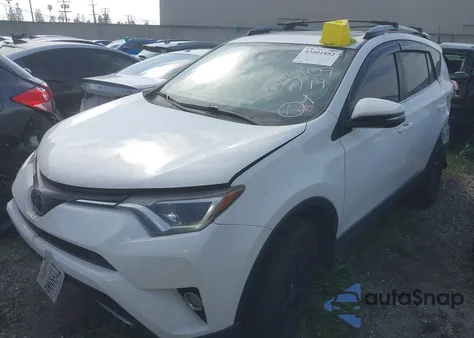 2018 Toyota Rav4 Xle z USA, uszkodzony, nr VIN JTMRFREV4JJ738040
